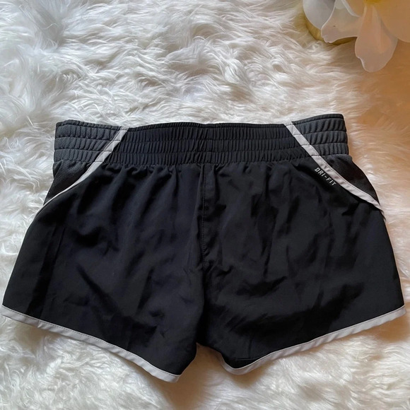 Nike Womens Black & White Dri Fit Elastic Waist - Picture 5 of 5